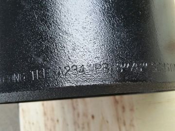 ASTM A234 WPB LR 45 องศาข้อศอกเหมาะสม 1 &amp;quot;SCH40 BW B16.9 จิตรกรรมสีดำ