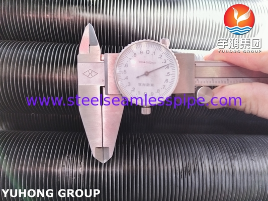 ASTM A213 T5 หลอดเหล็กสแตนเลสไร้รอยที่มี Al1060 Fin Strip Fin Tube สําหรับเครื่องเย็นอากาศ