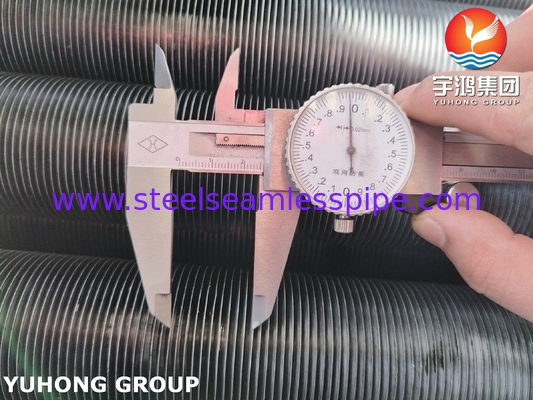 ASTM A213 T5 หลอดเหล็กสแตนเลสไร้รอยที่มี Al1060 Fin Strip Fin Tube สําหรับเครื่องเย็นอากาศ