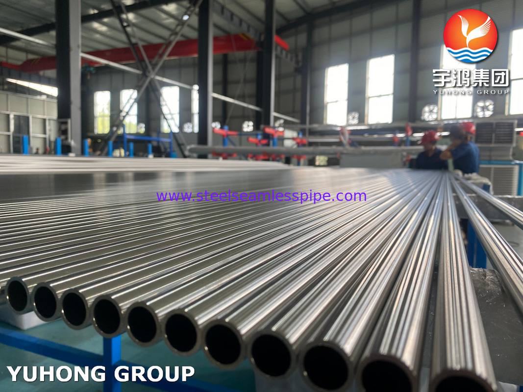 ASTM A249 TP304 1.4301 หลอดท่อท่อท่อเหล็กไร้สแตนเลสที่ผสมแสงสําหรับเครื่องแลกเปลี่ยนความร้อน