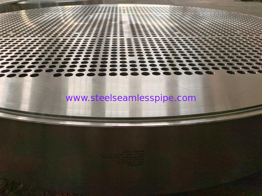 ASME SA-336 F5 ผนังท่อเหล็กสแตนเลส มีความต้านทานต่อการกัดกร่อนที่เพิ่มขึ้นด้วยโครเมียมและโมลิบเดน