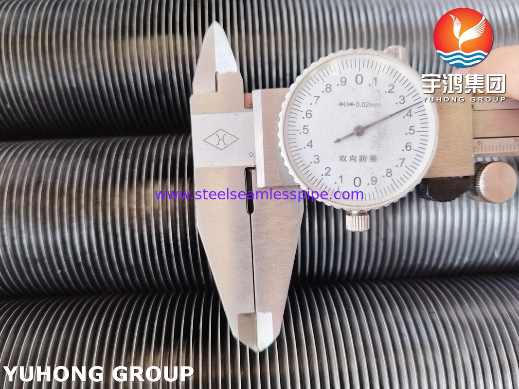 ASTM A213 T5 หลอดเหล็กสแตนเลสไร้รอยที่มี Al1060 Fin Strip Fin Tube สําหรับเครื่องเย็นอากาศ